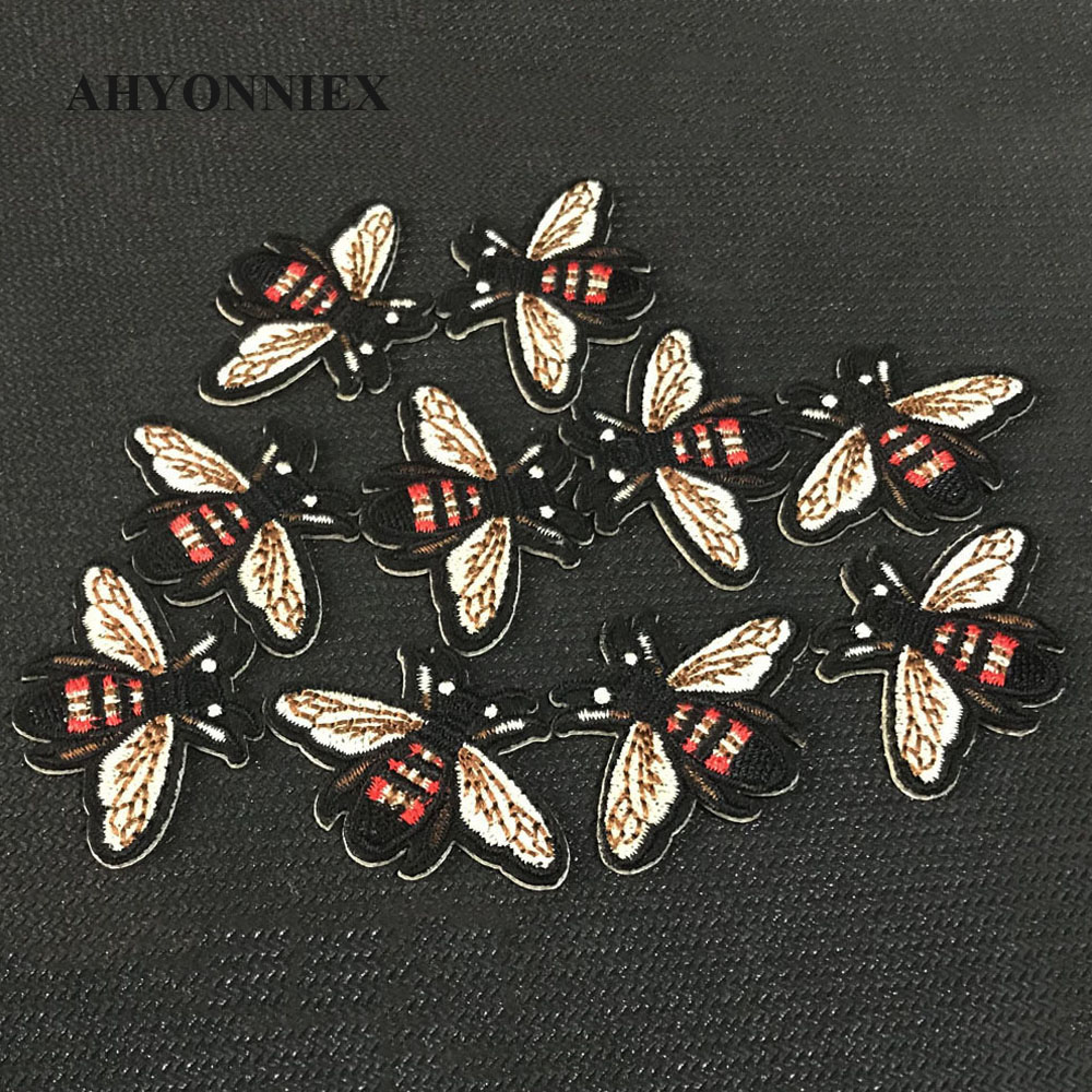 10pcs/lot Small Yellow Bee Pat - Streetwear Brand Stickers 评论和价格