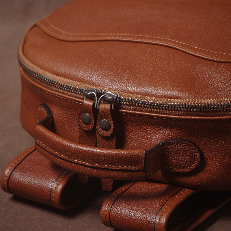 GURO Luxury Brand Real Leather - Streetwear Brand Backpack 评论和价格